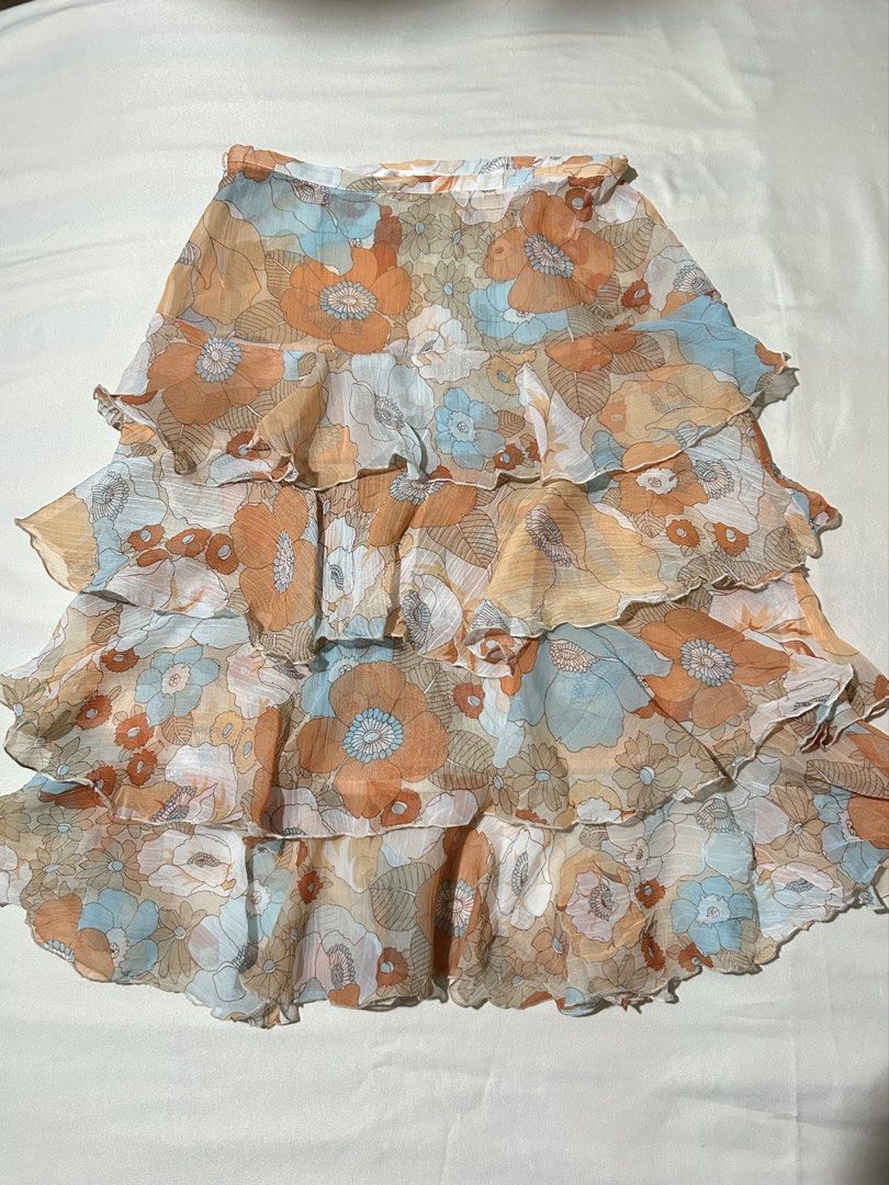 tiered floral midi skirt (Category: Skirts) located in Pagadian. Submitted by yowna_declutters (Listing ID 1469708141, Image 1). Description: wl 23-24 le 23 inch | dm for more info.