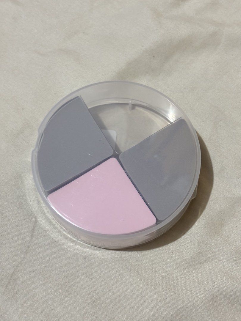 Tillo Hydro Sponge (Category: Makeup) located in Manila. Submitted by channabe (Listing ID 1469671768, Image 1). Description: - all 3 are unused - with case - both for liquids and powders - very versatile 📍 quezon city.