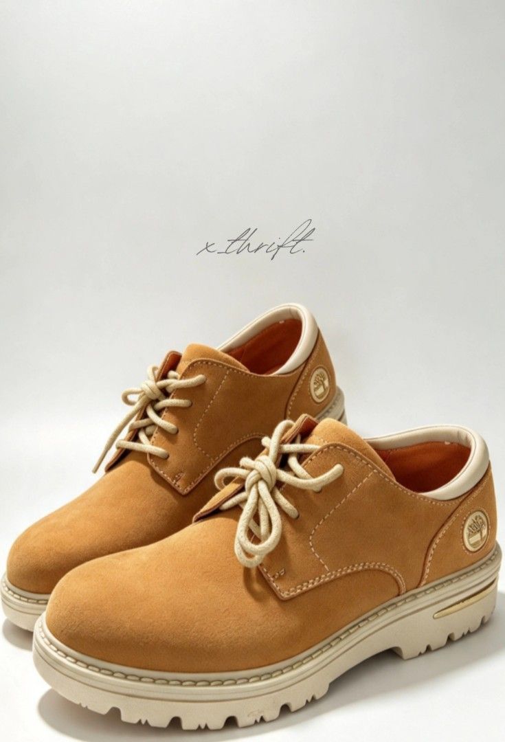 TIMBERLAND CLASSIC LOW CUT (US) (Category: Boots) located in Baguio. Submitted by ebxst.thrift (Listing ID 1469612240, Image 2). Description: TIMBERLAND CLASSIC LOW CUT •NEW! Bought in U.S •Authentic •Size: 39-40 •Chunky suede/nubuck derby or oxford shoes. Features premium Wheat Nubuck leather uppers providing a velvety texture, paired with a matching padded collar for comfortable ankle support The shoes are new, but they may have some minor sign