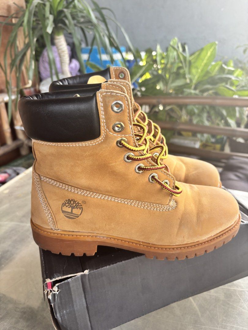 TIMBERLANDS BOOTS (Category: Boots) located in Manila. Submitted by stellarmadness (Listing ID 1469612931, Image 2). Description: .