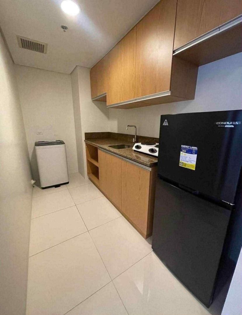 Time Square West 39sqm 40k 1BR with Balcony (Category: Apartments & Condos) located in Caloocan City. Submitted by aysalpha01 (Listing ID 1469671913, Image 3). Description: TIMES SQUARE WEST near Mitsukoshi & Uptown mall 1BR with balcony FULLY FURNISHED 39sqm 40k per month association dues inclusive .