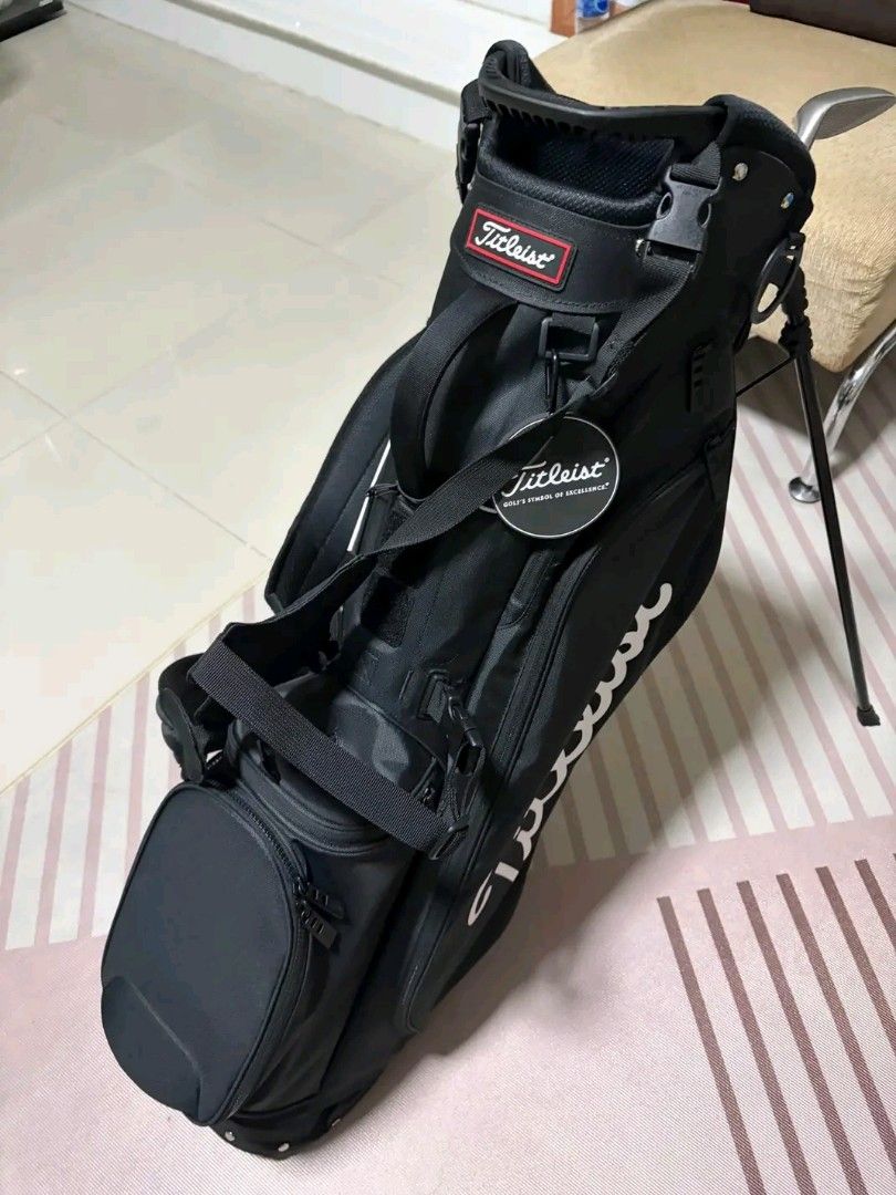 Titleist Player4 StandBag (Category: Golf) located in Manila. Submitted by clevercrystal_254bfe (Listing ID 1469738900, Image 3). Description: Titleist Player4 StandBag use 3x Fairway buy No scratches or issues.