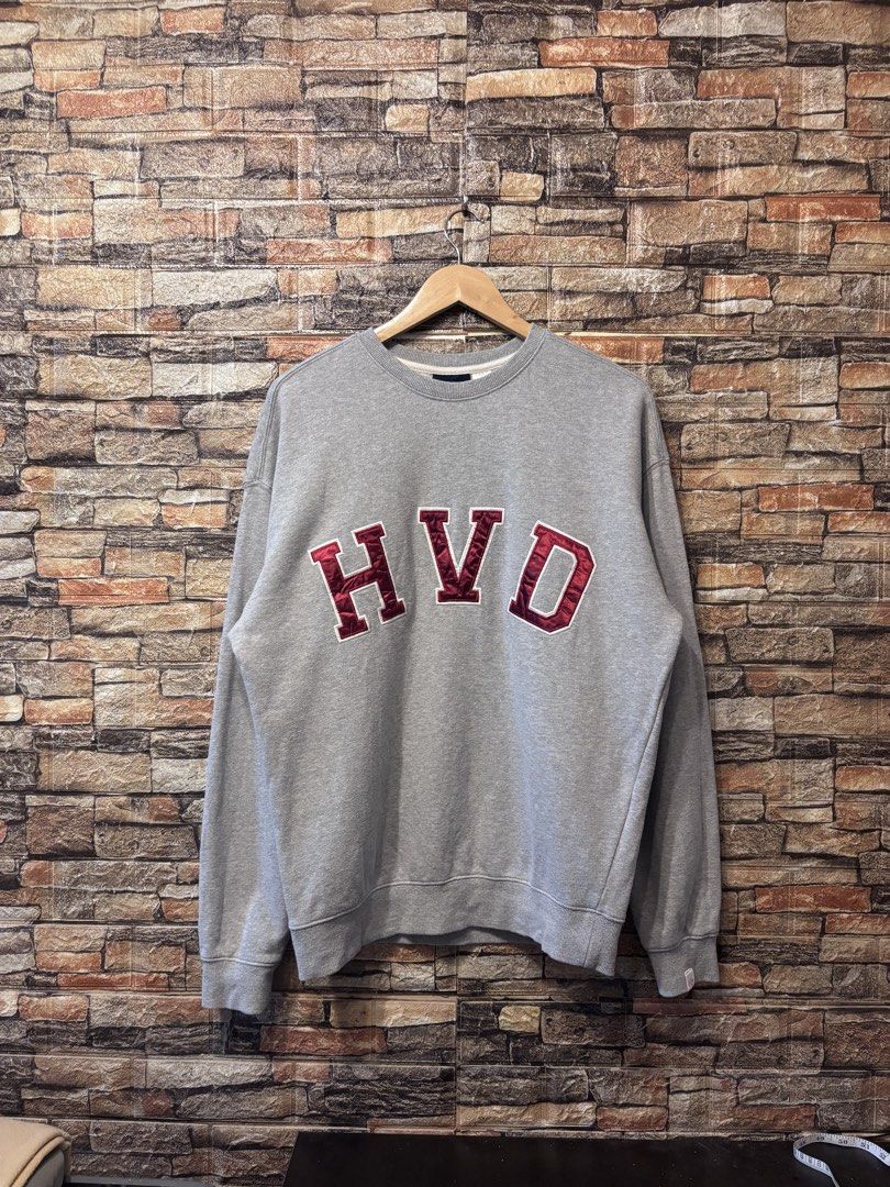 TMRW HARVARD EMBROIDED LOGO GREY SWEATSHIRT (Category: Hoodies) located in Davao. Submitted by angelothriftfinds (Listing ID 1469587698, Image 1). Description: TMRW HARVARD EMBROIDED LOGO brand new condition dimension: 22” W | 27.5” L fit: M-L size issue: none mine: ₱250.
