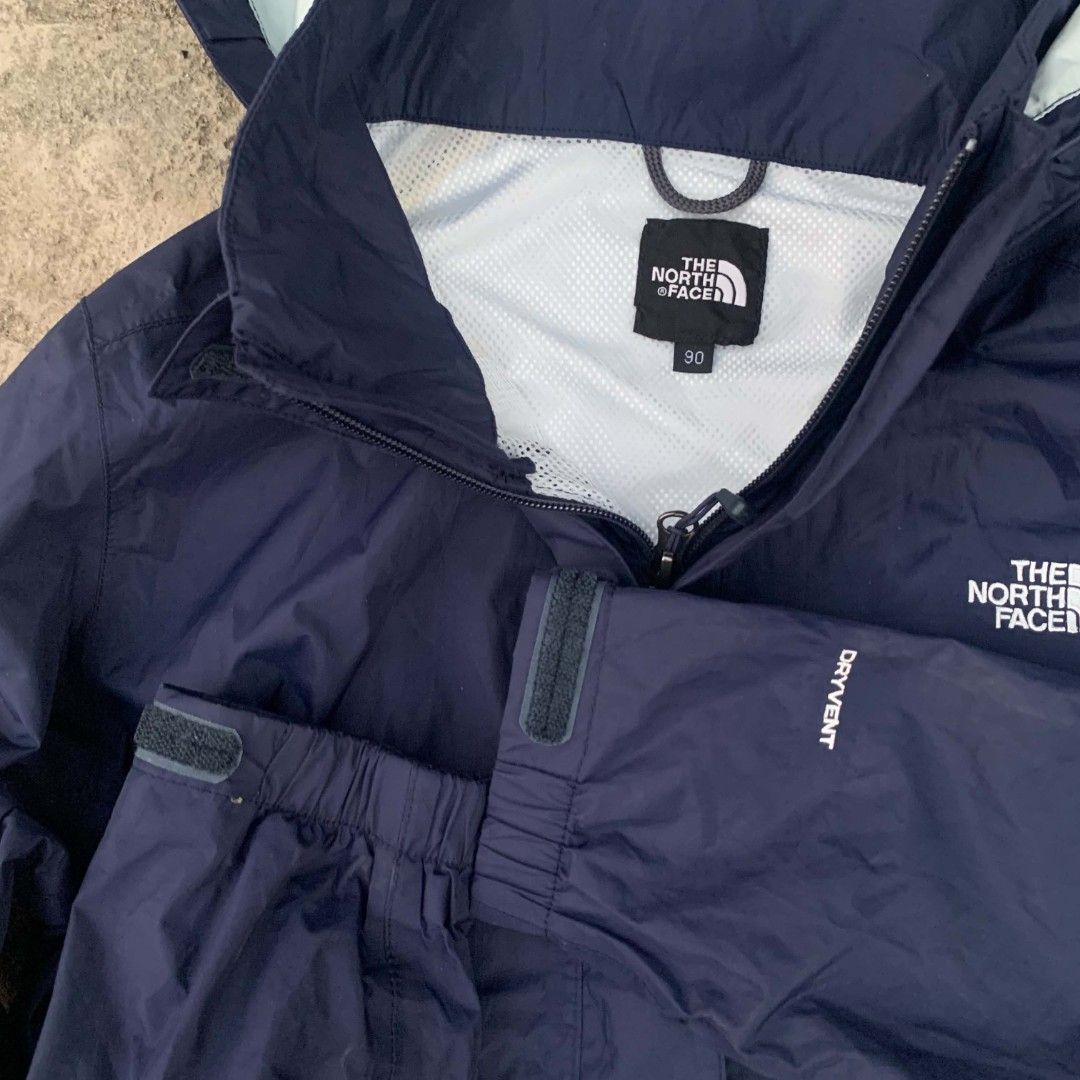 TNF (Category: Coats, Jackets and Outerwear) located in Manila. Submitted by silentocean_2ad617 (Listing ID 1469678435, Image 3). Description: TNF WOMEN'S size:Medium 20 x 29 Brand New condition Color rate:10/10 MINE:1200+sf.