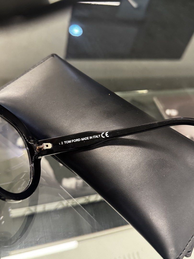 Tom Ford Troy Glasses (Category: Luxury Accessories) located in Manila. Submitted by re.life.rack (Listing ID 1469639711, Image 2). Description: Thick Oversized Glasses .
