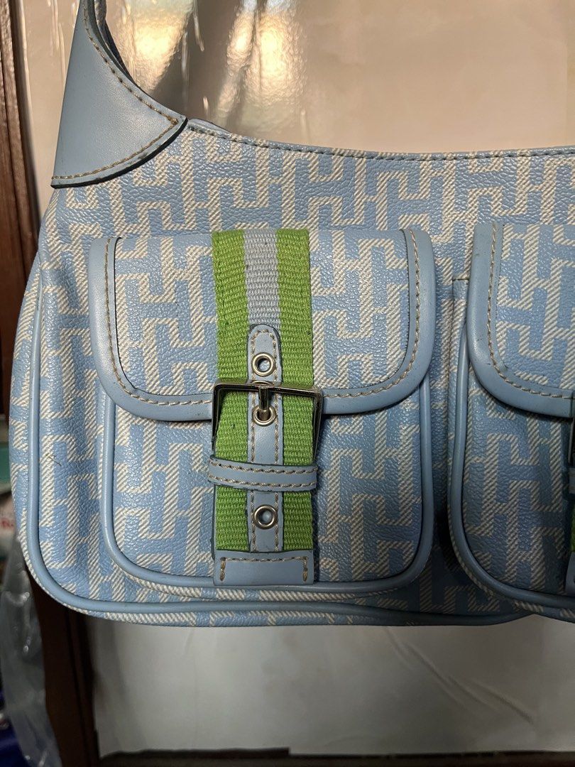 Tommy Hilfiger Blue Bag (Category: Shoulder Bags) located in Paranaque City. Submitted by hearty444 (Listing ID 1469732928, Image 2). Description: .