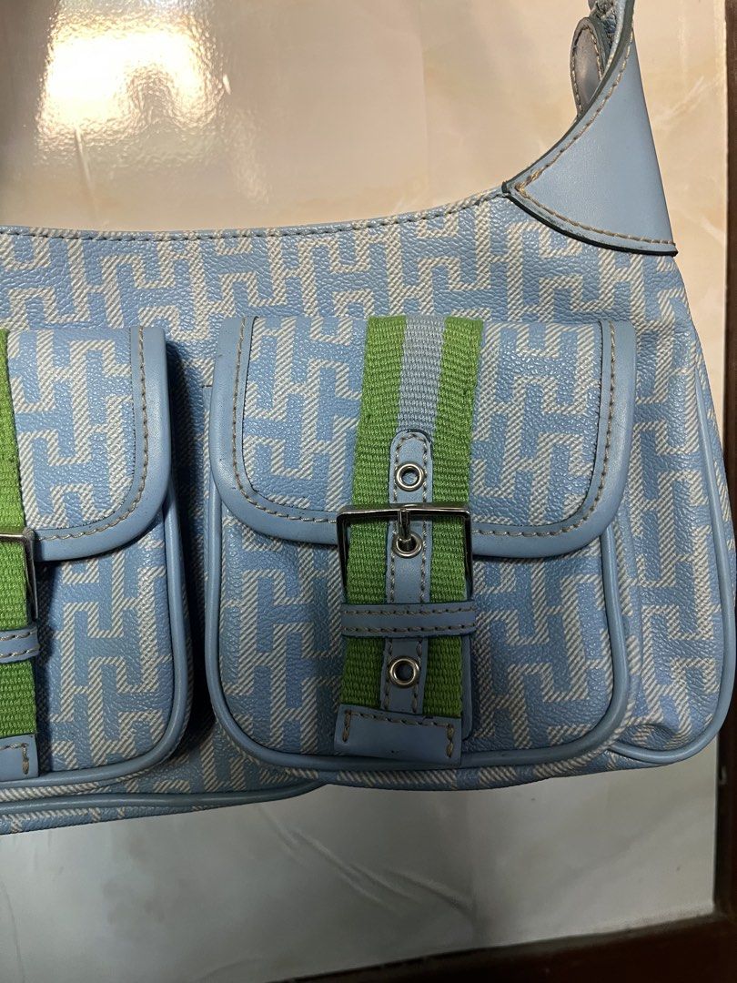 Tommy Hilfiger Blue Bag (Category: Shoulder Bags) located in Paranaque City. Submitted by hearty444 (Listing ID 1469732928, Image 3). Description: .