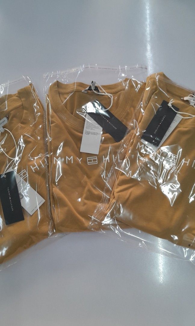 Tommy Hilfiger Classic Tee (Category: Blouses) located in Victoria. Submitted by wearnsel (Listing ID 1469581762, Image 3). Description: Womens Classic Fit 💯 Original Brandnew Available size: Small W19 x L25 Medium W20 x L25 Large W21 x L26 P2,199 Items from Australia DISCLAIMER: We are not affiliated with any of the brands mentioned in our post. All copyrights are solely of the original brand owner..