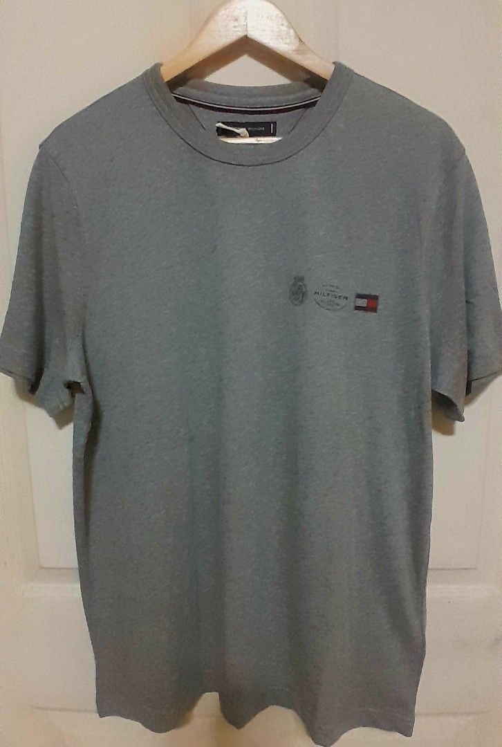Tommy Hilfiger Shirt (Category: Tshirts & Polo Shirts ) located in Victoria. Submitted by wearnsel (Listing ID 1469583665, Image 1). Description: Mens Regular Fit 💯 Original Brandnew Available size: Medium W21 x L29 (2) Large W22 x L29 (2) P1,999 Items from Australia DISCLAIMER: We are not affiliated with any of the brands mentioned in our post. All copyrights are solely of the original brand owner..