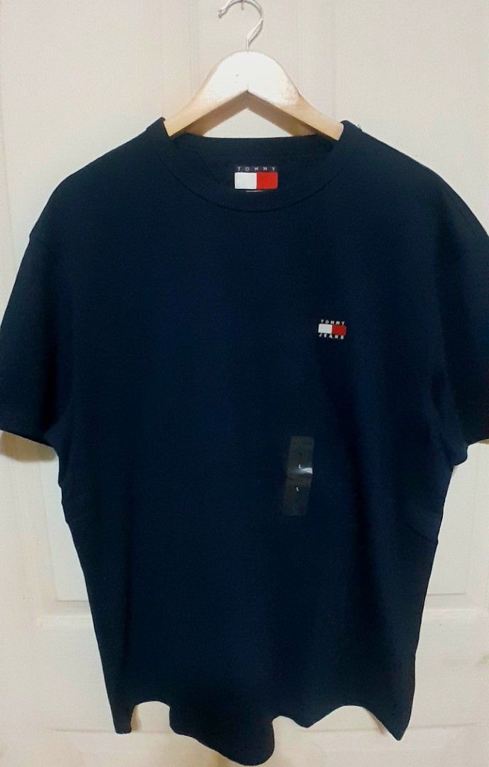 Tommy Hilfiger Shirt (Category: Tshirts & Polo Shirts ) located in Victoria. Submitted by wearnsel (Listing ID 1469584352, Image 1). Description: Mens Regular Fit 💯 Original Brandnew Available size: Large (2) W22 x29 P2,199 Items from Australia DISCLAIMER: We are not affiliated with any of the brands mentioned in our post. All copyrights are solely of the original brand owner..