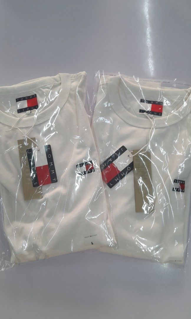 Tommy Hilfiger Shirt (Category: Tshirts & Polo Shirts ) located in Victoria. Submitted by wearnsel (Listing ID 1469584828, Image 3). Description: Mens Regular Fit 💯 Original Brandnew Available size: Small W20.5 x L28 Large W22 x29 P2,199 Items from Australia DISCLAIMER: We are not affiliated with any of the brands mentioned in our post. All copyrights are solely of the original brand owner..