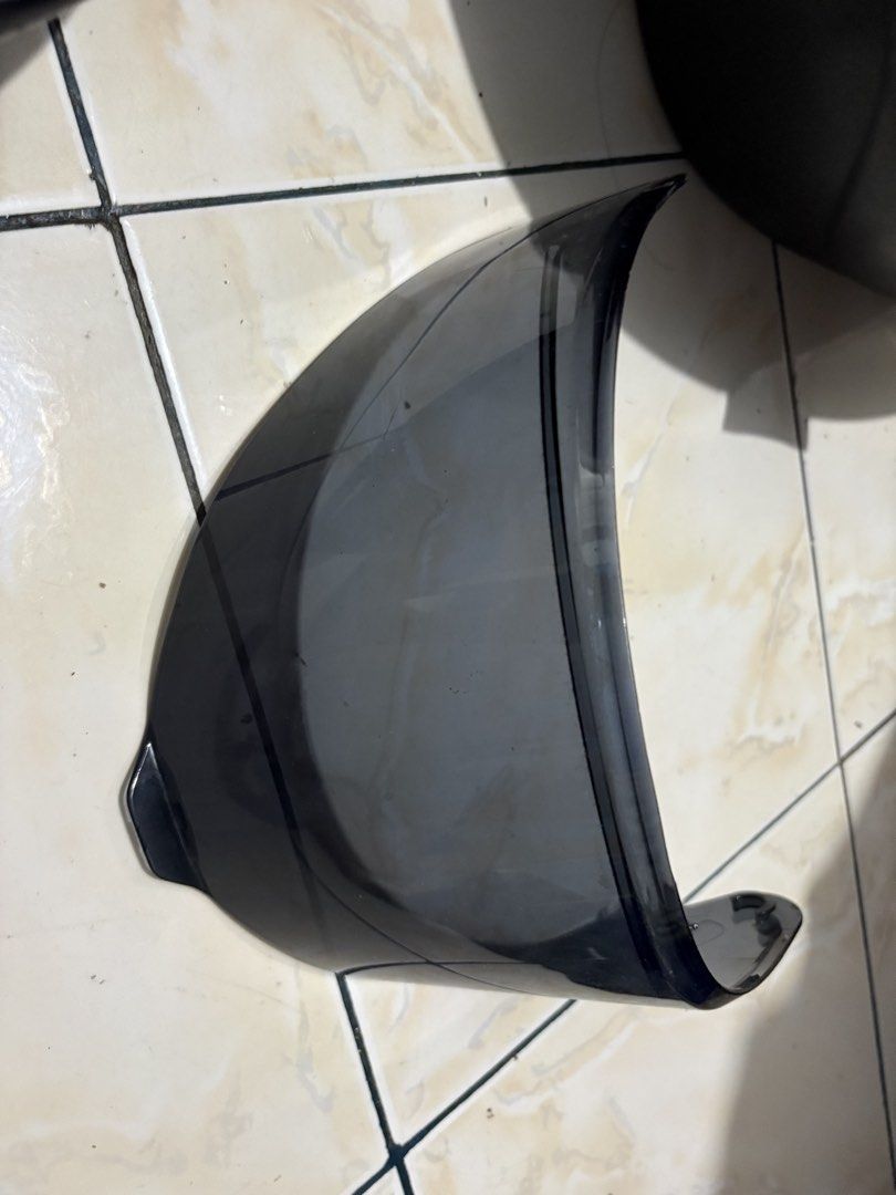Top box, helmet and phone carrier (Category: Helmets and other Riding Gears) located in Manila. Submitted by oddstar.ecbee9 (Listing ID 1469753410, Image 3). Description: Take all.