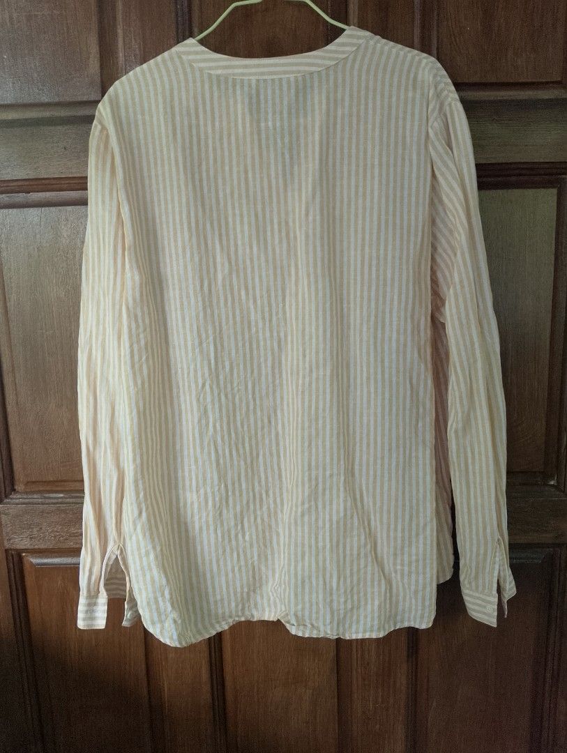 Top Ten Linen Long sleeves (Category: Longsleeves) located in Cabadbaran. Submitted by ztsfinds (Listing ID 1469652208, Image 2). Description: -This is curated ukay clothes, already washed. -Color may vary due to lighting. -Color Condition:10/10 (white/pale orange) -Need lang iron para gumanda tingnan. -Size:95 /Medium (fits up to Large) -Length:69 cm -Width: 57 cm.