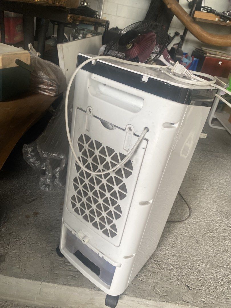 Tornado / Dowell Air Cooler (Category: Air Conditioning and Heating) located in Manila. Submitted by red_door_crafts (Listing ID 1469628952, Image 3). Description: Prepare for the incoming El Nino. Check out these aircoolers. Specs on the photos. Tomas Morato Scout Area for pickup. Buyer shoulders delivery fee. Dowell ₱3,459 Tornado Blaster ₱2,659 Tornado Personal ₱1,459 get all for ₱5,559 RFS: upgrade to aircon.