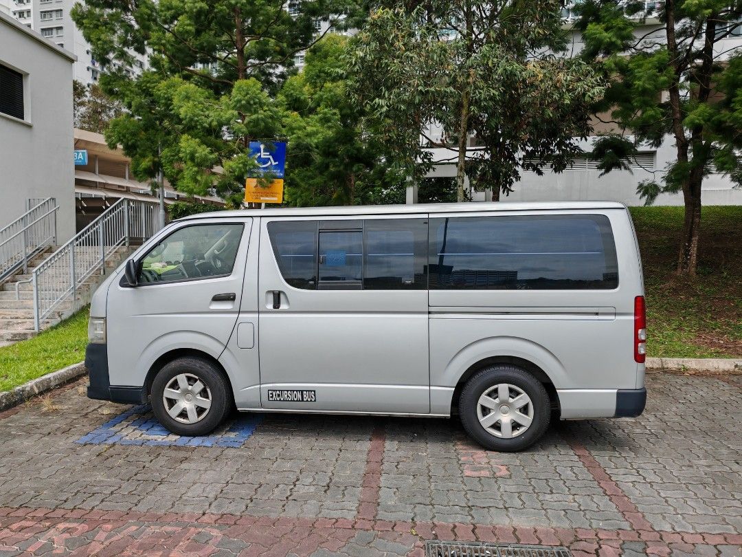Toyota Hiace Standard Roof Diesel hiace commuter Manual (Category: Used Commercial Vehicles for Sale) located in Singapore. Submitted by kokleongpa83197 (Listing ID 1469602745, Image 1). Description: single owner for the last 8 years. highly reliable vehicle.