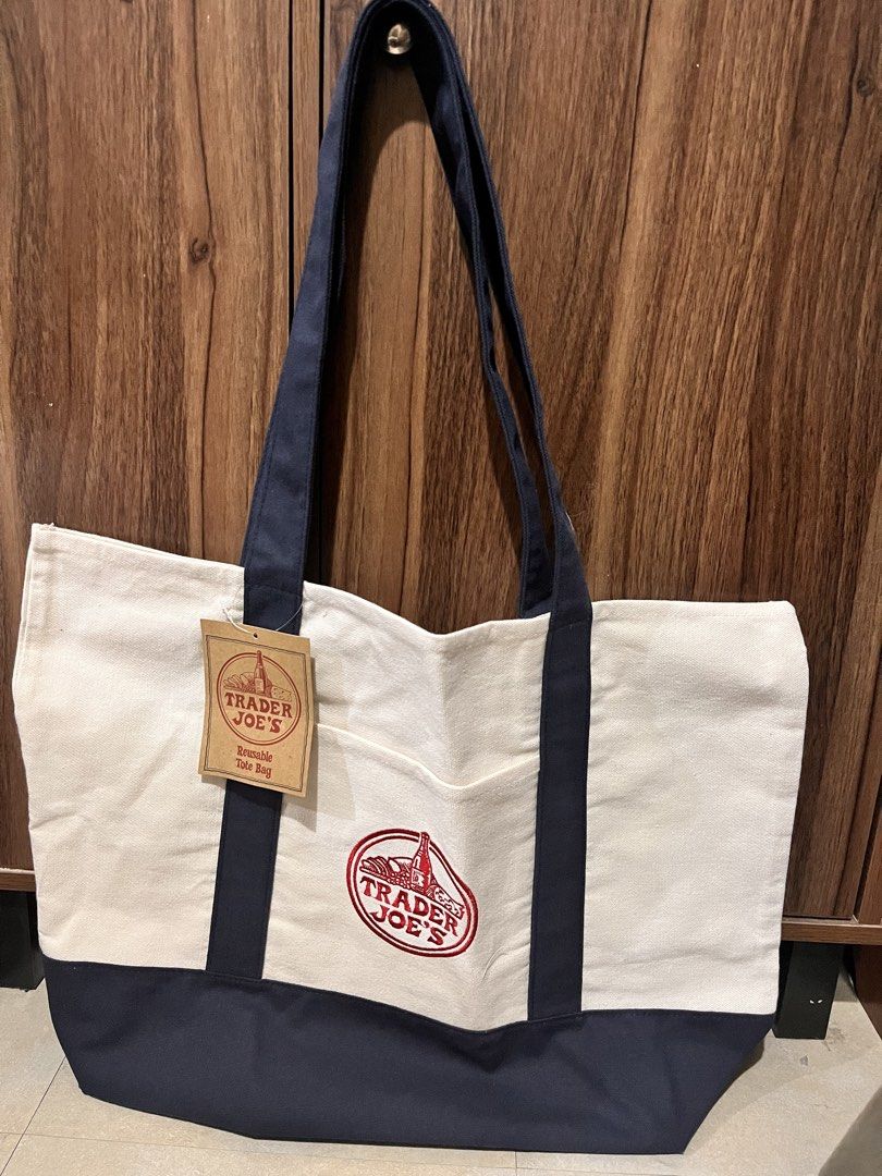 Trader Joe's Classic Canvas Reusable Tote Bag (Category: Tote Bags) located in Binan City. Submitted by toddnguyen_ (Listing ID 1469694494, Image 2). Description: - Brand new with tag.