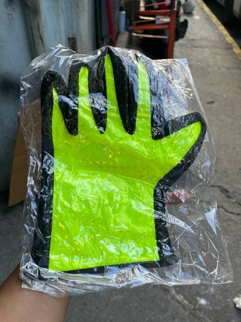 Traffic Gloves (Category: Everything Else Others) located in Manila. Submitted by 09171479278_elsie. (Listing ID 1469589272, Image 3). Description: Traffic Gloves.