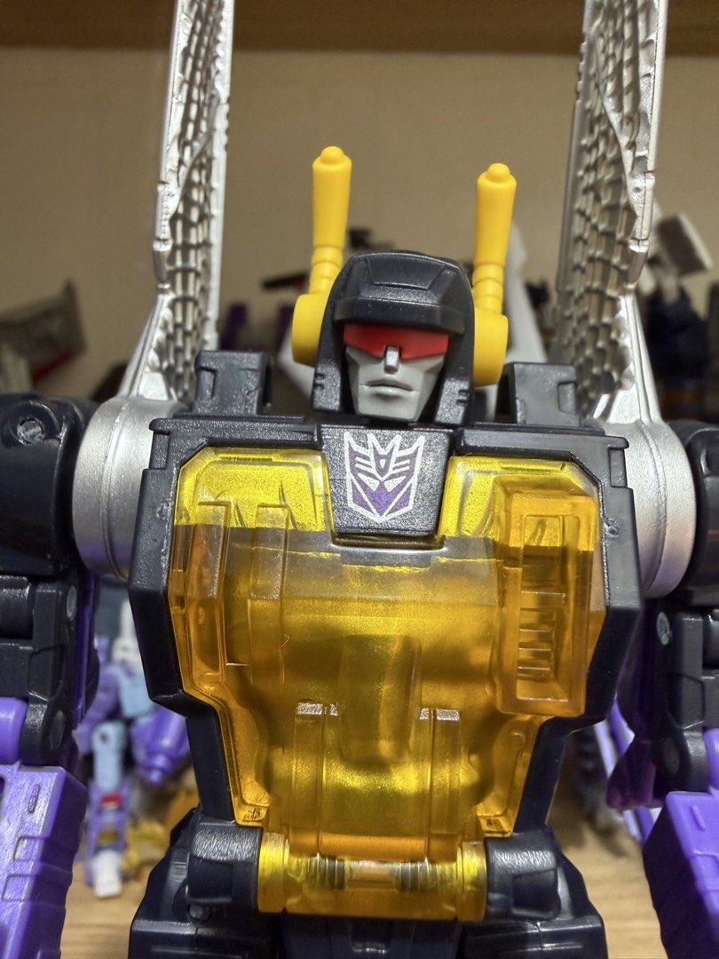Transformers Dramatic Capture Series Insecticons (Category: Figurines & Statues) located in Valenzuela. Submitted by tijsandteigen (Listing ID 1469601438, Image 2). Description: No box and manual..