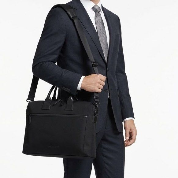 TROUBADOUR London 2way Briefcase (Category: Briefcases) located in Bauang. Submitted by thriftypockets92 (Listing ID 1469712491, Image 2). Description: .