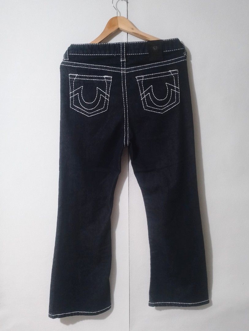 True Religion (Category: Jeans) located in Iligan City. Submitted by jh_pr0 (Listing ID 1469663296, Image 3). Description: Trūé Rèlígîóñ (white big stitch) Brandnew coñdi (hangtag nlang kulang) Waist: 32 on tag fit til 33 on tape Length: 40" Hem: 10" Color rate: 10/10 No issue Mine: 2k+sf.