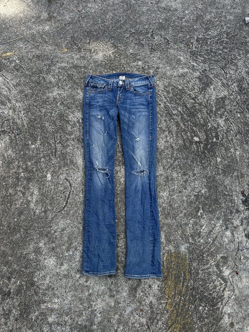 TRUE RELIGION DENIM PANTS (Category: Jeans) located in Cavite. Submitted by pumpinthriftin (Listing ID 1469640250, Image 3). Description: L - 41 HEM - 7.