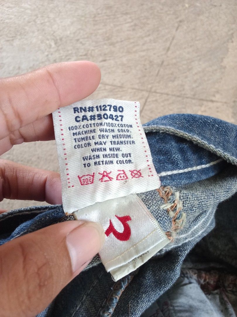 True religion super baggy (Category: Jeans) located in Manila. Submitted by tcbukay_zxc25 (Listing ID 1469757498, Image 3). Description: true religion super baggy size 40 big size good condition issue hole stain dumi.