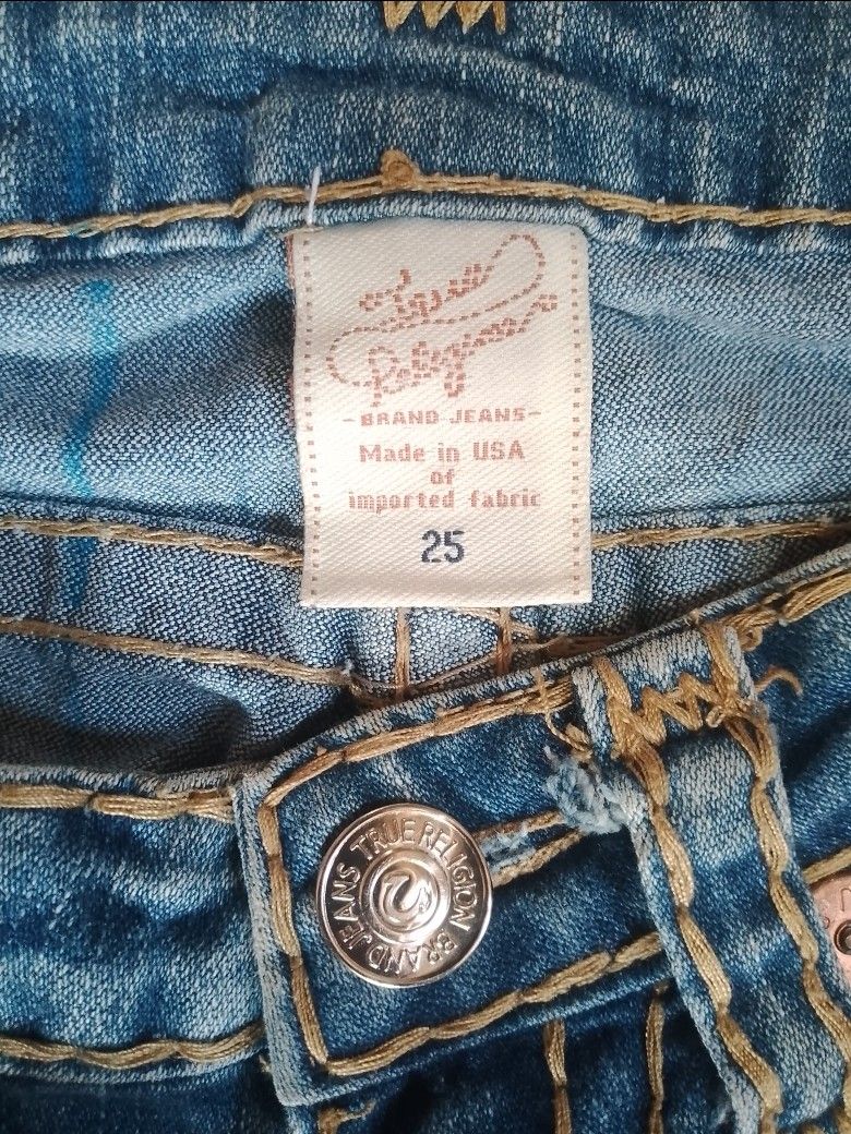 True Religion Word Tour Jeans (Category: Jeans) located in Cebu City. Submitted by thrift.by_mar (Listing ID 1469617059, Image 3). Description: - excellent condition - 30x43 - leg opening 7 - no Issue.