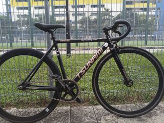 Tsunami SNM100 Fixed Gear Track Bike, Sports Equipment, Bicycles ...