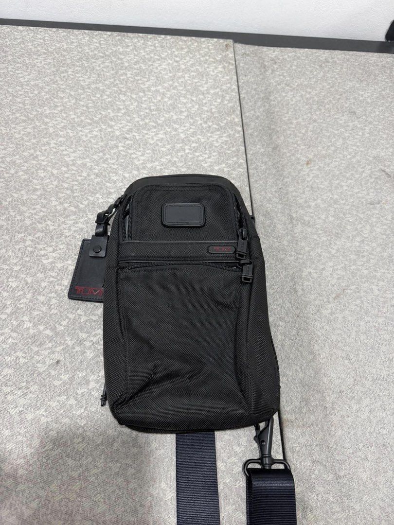 Tumi belt bag (Category: Belt bags, Clutches and Pouches) located in Manila. Submitted by dralphv (Listing ID 1469707271, Image 1). Description: Belt Bag tumi. Few times used. Decluttering.