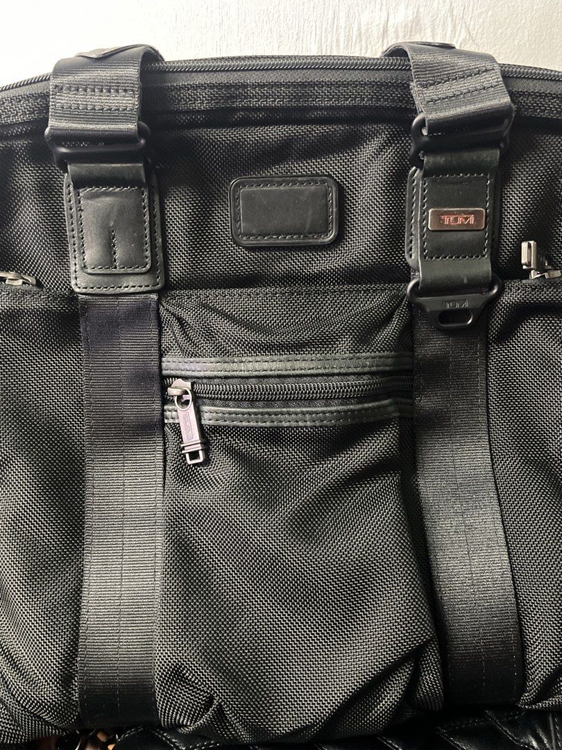 Tumiii laptop bag (Category: Luxury Bags & Wallets) located in Cagayan de Oro. Submitted by allaboutukayukaybagscdo (Listing ID 1469588389, Image 2). Description: .