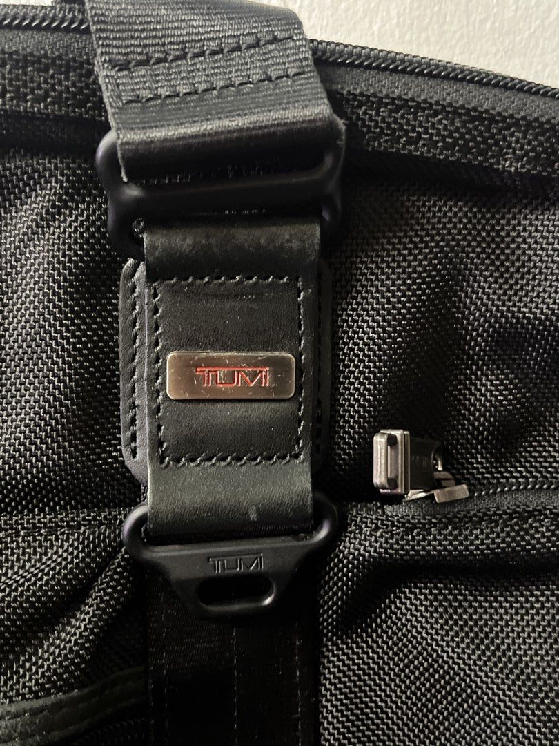 Tumiii laptop bag (Category: Luxury Bags & Wallets) located in Cagayan de Oro. Submitted by allaboutukayukaybagscdo (Listing ID 1469588389, Image 3). Description: .