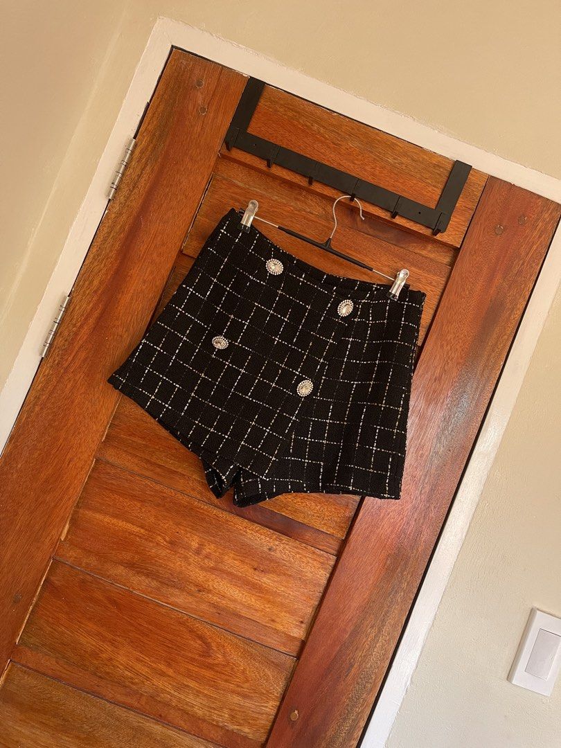 Tweed Skort (Category: Shorts) located in Baler. Submitted by declutterwithrhys (Listing ID 1469581751, Image 3). Description: FOR SALE (PLEASE MAKE READING A HABIT) TWEED SKORT WITH INNER LIKE NEW CONDITION SIZE 26 TO 27 WAISTLINE LENGTH 13 INCHES RISE 13 INCHES LEG HOLE 12 INCHES COLOR RATE 9.5/10 SUPER NICE IN ACTUAL HIGH QUALITY FABRIC WORKING ANG ZIPPER KINDLY CHECK THE PHOTOS FOR THE COMPLETE DETAILS ANG MINIMAL FLAW LANG IS NATANGGAL YUNG 