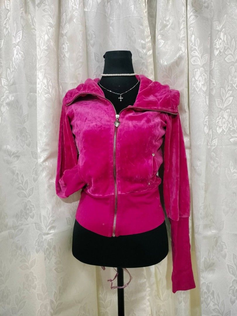 Twisted Heart Velour Tracksuit Jacket (Category: Coats, Jackets and Outerwear) located in Baguio. Submitted by northstar.hilagangbituin (Listing ID 1469667915, Image 2). Description: .
