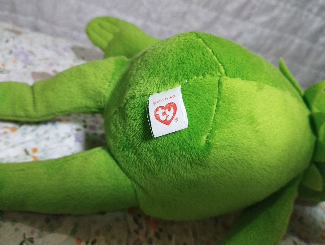 Ty Kermit the Frog Muppets plush toy (Category: Plushies & Soft Toys) located in Cagayan de Oro. Submitted by pochimart (Listing ID 1469719073, Image 3). Description: Authentic Kermit the Frog Plush! 🟢✨ It's hard being green... (Check Images Please) ⭐₱250 Note: It's pre-loved. Features internal bendable flat metal wires/armatures inside both arms and legs. You can fully pose his limbs, bend them, and make him sit or wave. Perfect for display or 