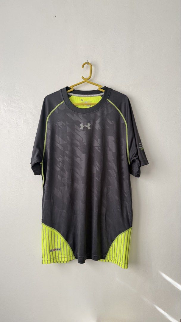 Under Armour Athletic T-Shirt (Category: Activewear) located in Cainta. Submitted by getsometin (Listing ID 1469663838, Image 1). Description: .