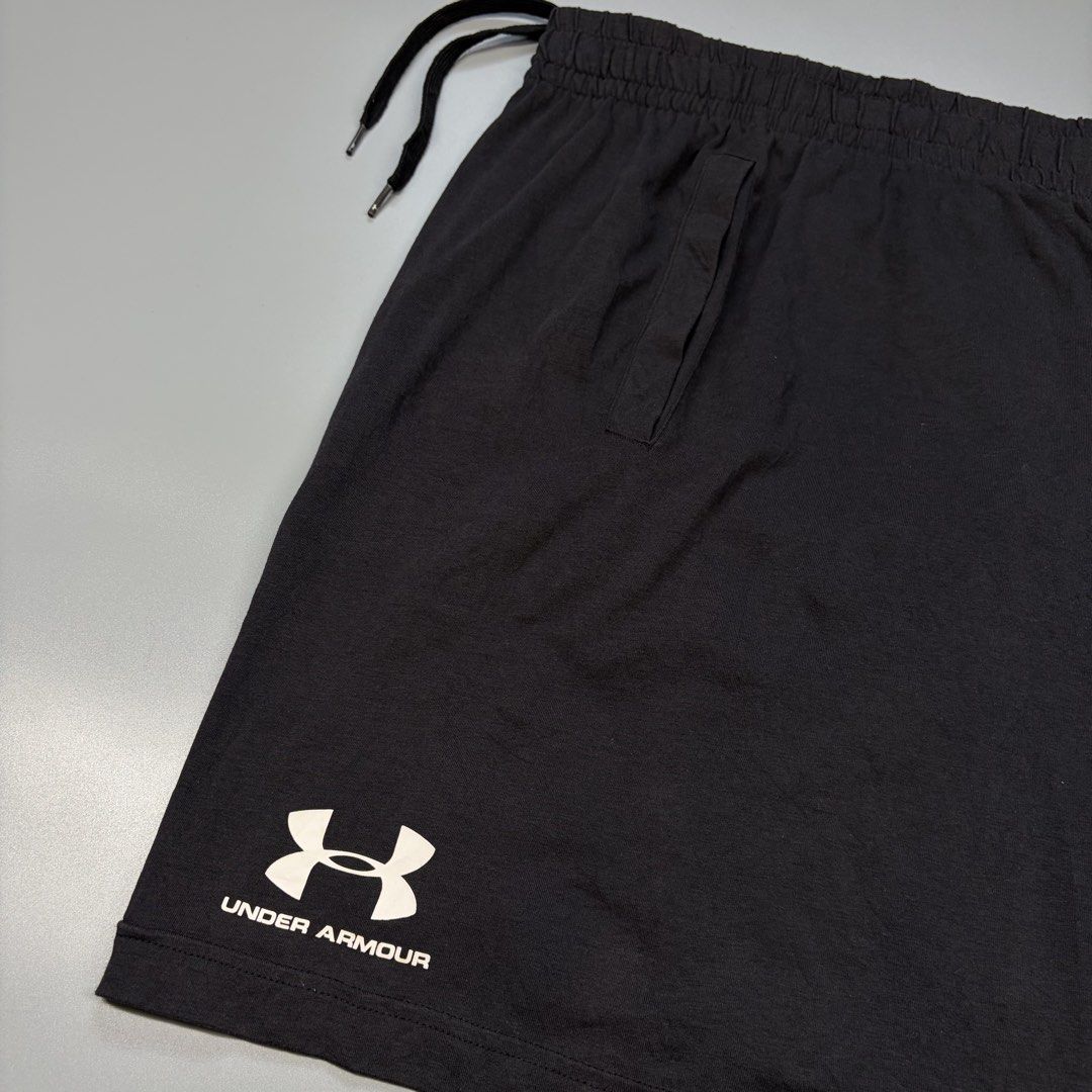Under Armour Knit Core Short (Category: Activewear) located in Cavite. Submitted by onebeancent (Listing ID 1469599244, Image 3). Description: Size: XL (32 to 40 Waistline) Dimension: 19" Length Color: Black Color Rate: 9.5/10 Issue: None Condition: Excellent Price: 580php Additional Shipping Fee (J&T Small Pouch) 75php Luzon 100php visayas 120php mindanao.