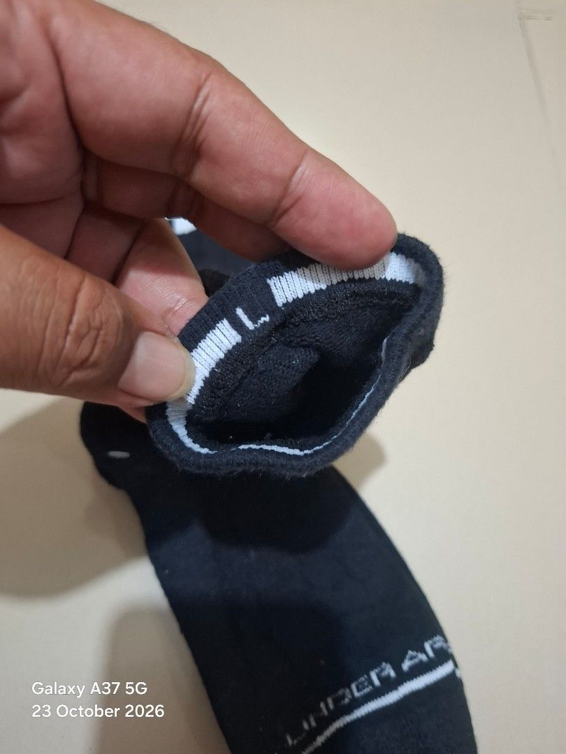 Under armour mens socks (Category: Socks) located in Manila. Submitted by thriftfinds_tagum (Listing ID 1469728487, Image 2). Description: Under armour mens socks Excellent condition US8 to US11.