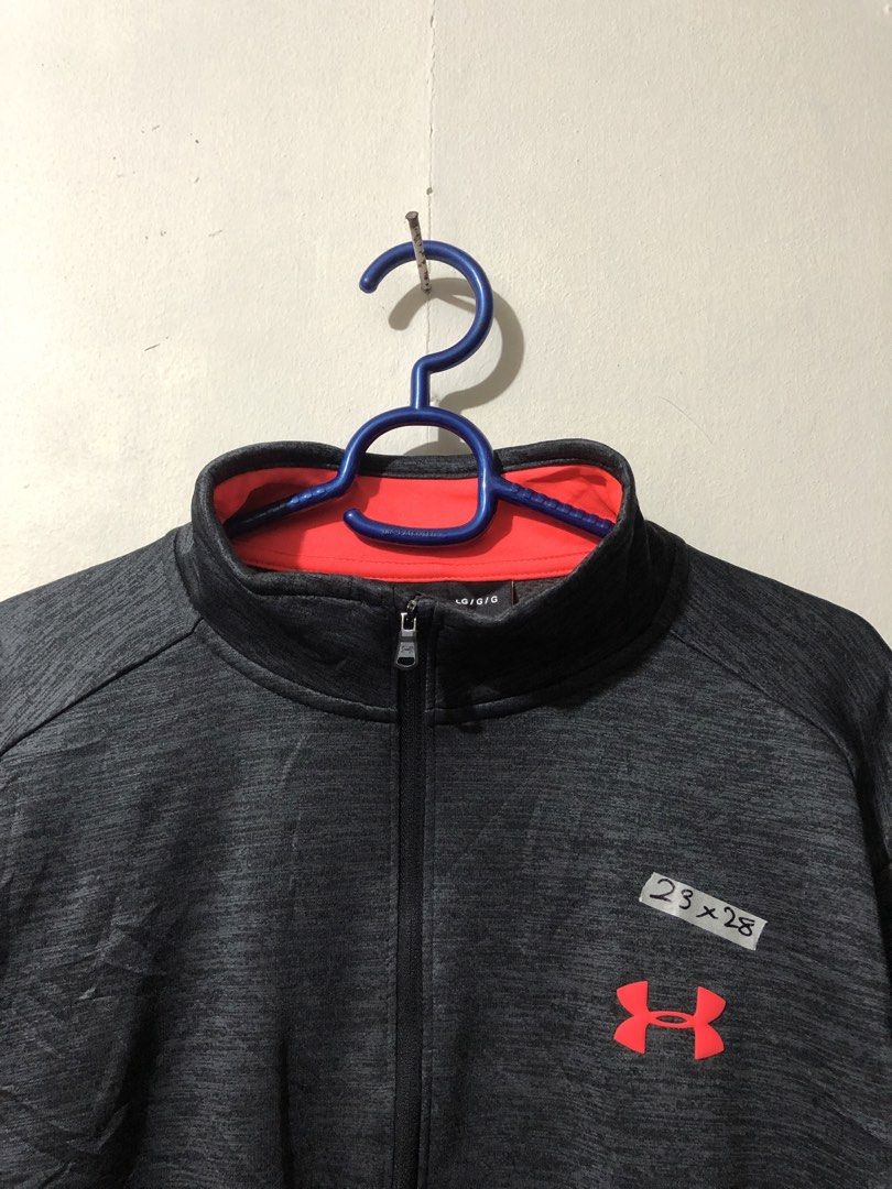 Under Armour Quarter Zip (Category: Coats, Jackets and Outerwear) located in Manila. Submitted by raremountain00 (Listing ID 1469750795, Image 2). Description: Authentic Excellent condition No issue.