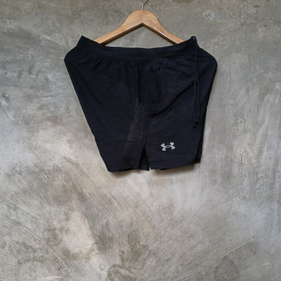 UNDER ARMOUR RUNNING SHORT (Category: Shorts) located in Polomolok. Submitted by cjramada (Listing ID 1469615694, Image 2). Description: UNDER ARMOUR RUNNING SHORT ‎ ‎Excellent Condition ‎Size - Medium ‎Waistline - 28-30 Length - 14 ‎Color Rate - 9.8/10 ‎No Issues 💯 ‎ ‎₱499+SF📩 ‎.