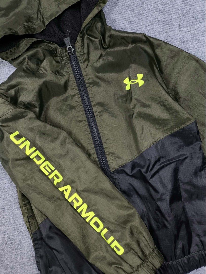 Under Armour Windbreaker (Kids) (Category: Babies & Kids Fashion) located in Manila. Submitted by secondhand.stories.ph (Listing ID 1469736781, Image 2). Description: Under Armour Windbreaker (Kids) Excellent Condition 3T (2-4YR OLD) 400 +SF.