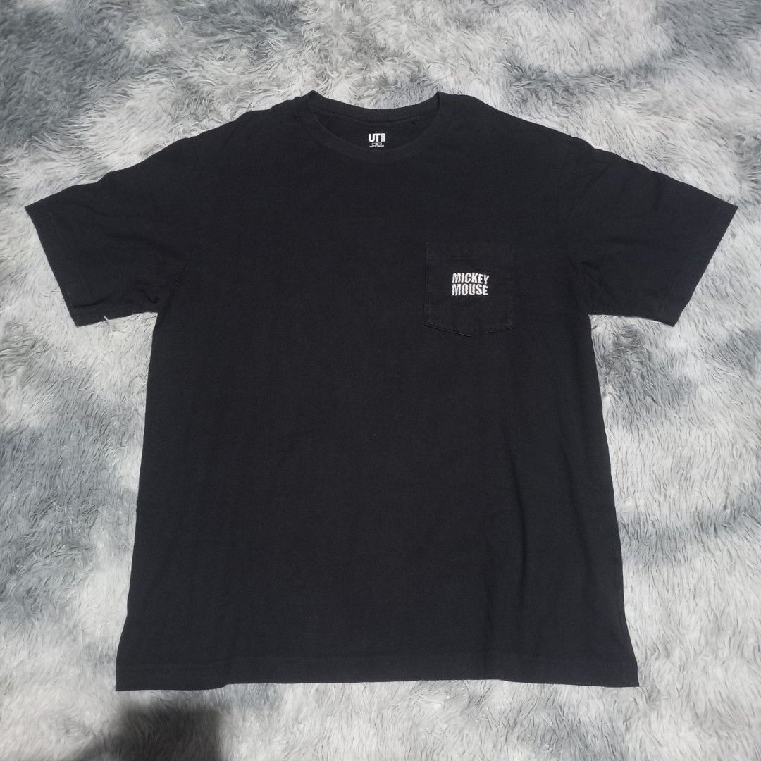 Uniclo x mickey mouse artz (Category: Activewear) located in Cebu City. Submitted by sukitriftshop474747 (Listing ID 1469751974, Image 1). Description: Excellent condition No issue Size XL 23x29 Colorate 9.5/10 Authentic.