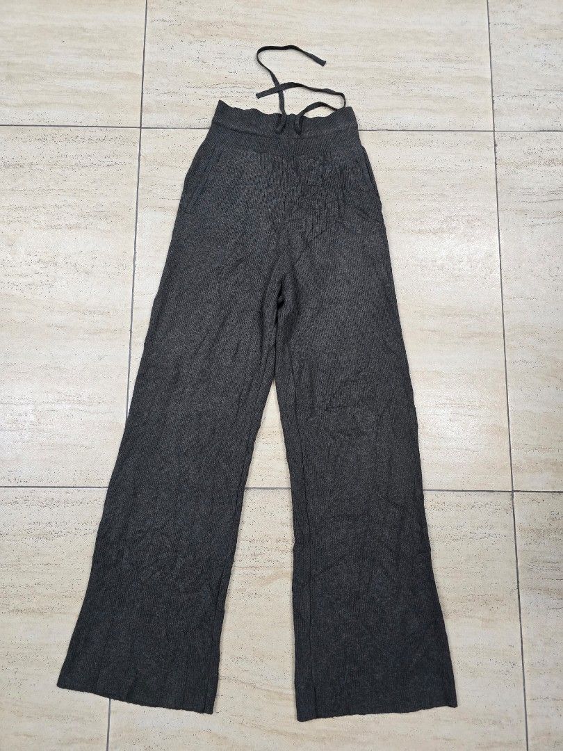 Uniqlo - Washable Knit Ribbed Pants (Category: Other Bottoms) located in Manila. Submitted by kk_gu.uniclothing.wear (Listing ID 1469729420, Image 2). Description: Uniqlo - Washable Knit Ribbed Pants Size - Small W - 24-28" L -37" Price : 400+sf MOP: GCash Courier — J&T Location: Santo Tomas, Pampanga9.
