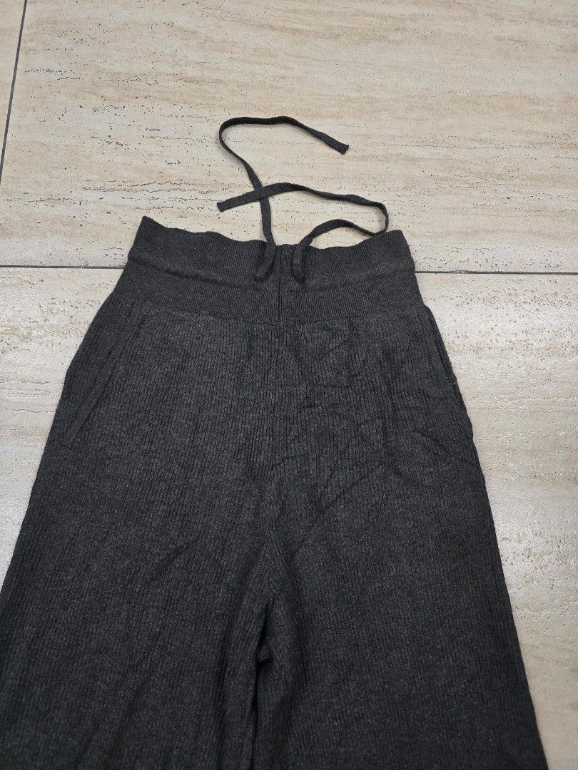 Uniqlo - Washable Knit Ribbed Pants (Category: Other Bottoms) located in Manila. Submitted by kk_gu.uniclothing.wear (Listing ID 1469729420, Image 3). Description: Uniqlo - Washable Knit Ribbed Pants Size - Small W - 24-28" L -37" Price : 400+sf MOP: GCash Courier — J&T Location: Santo Tomas, Pampanga9.