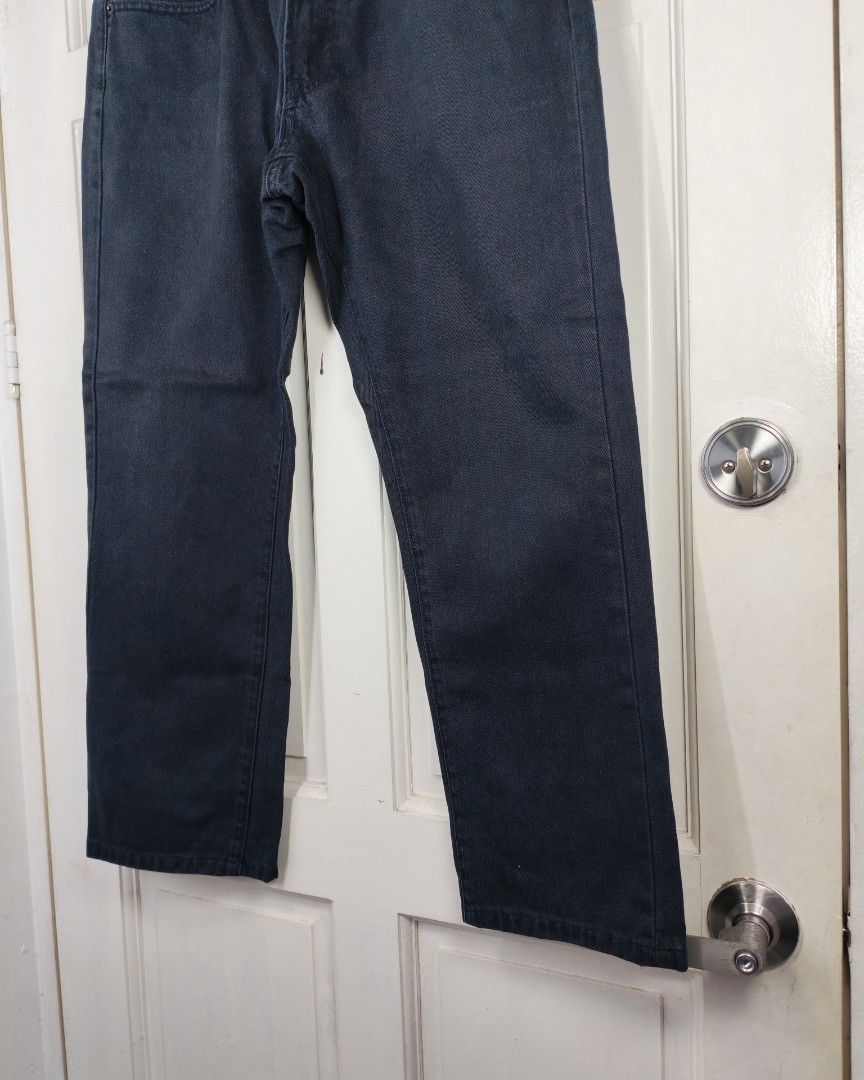 Uniqlo black jeans (cut) (Category: Jeans) located in Manila. Submitted by potato.ph (Listing ID 1469706171, Image 3). Description: Uniqlo black jeans.
