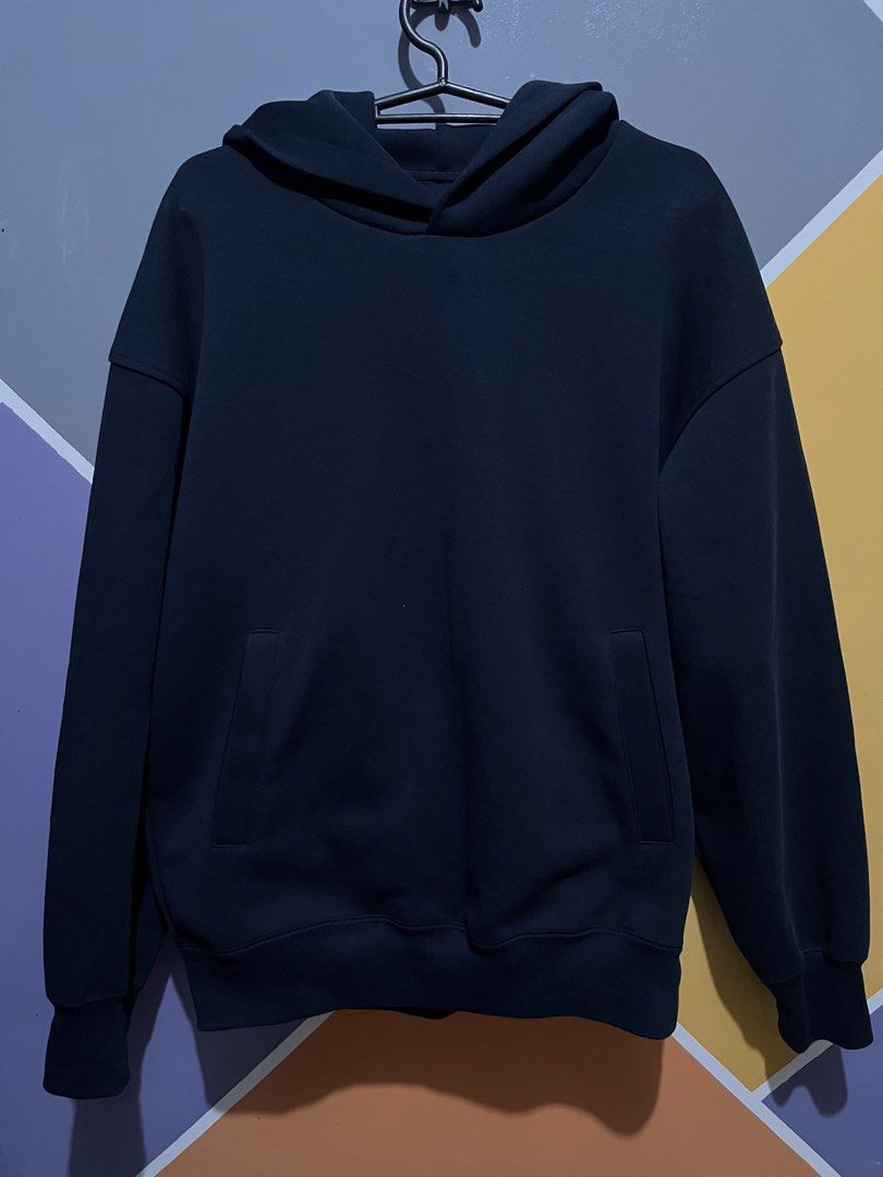 Uniqlo C Hoodie Jacket (Category: Coats, Jackets and Outerwear) located in Lingayen. Submitted by moreonuniqlo (Listing ID 1469680693, Image 1). Description: Uniqlo C Hoodie Jacket Navy Blue Medium on Tag (23x27) Good as New No Issue.