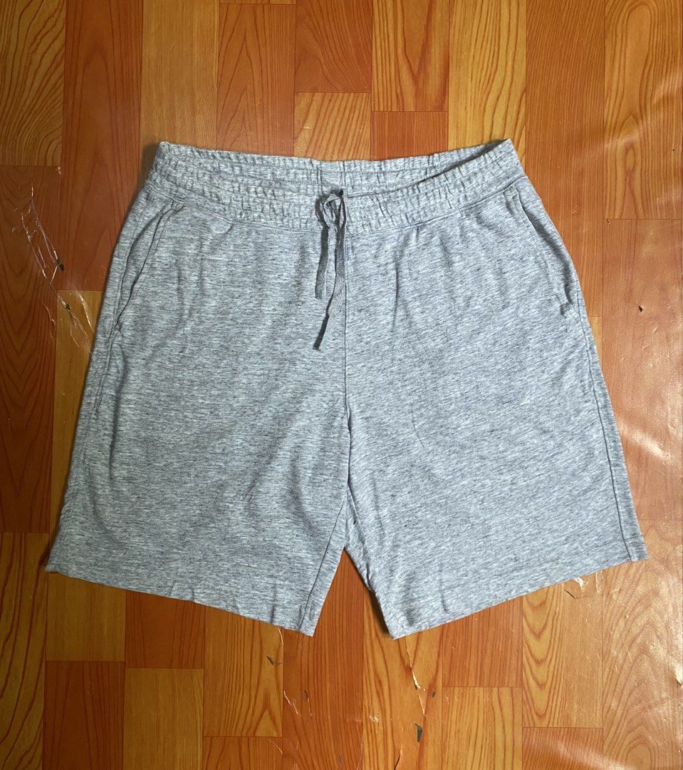 Uniqlo cotton short AiRsm (Category: Shorts) located in Cebu City. Submitted by jerianix (Listing ID 1469701791, Image 2). Description: Uniqlo cotton short AiRsm Size large W34-36 L19 Excellent condition No issues .