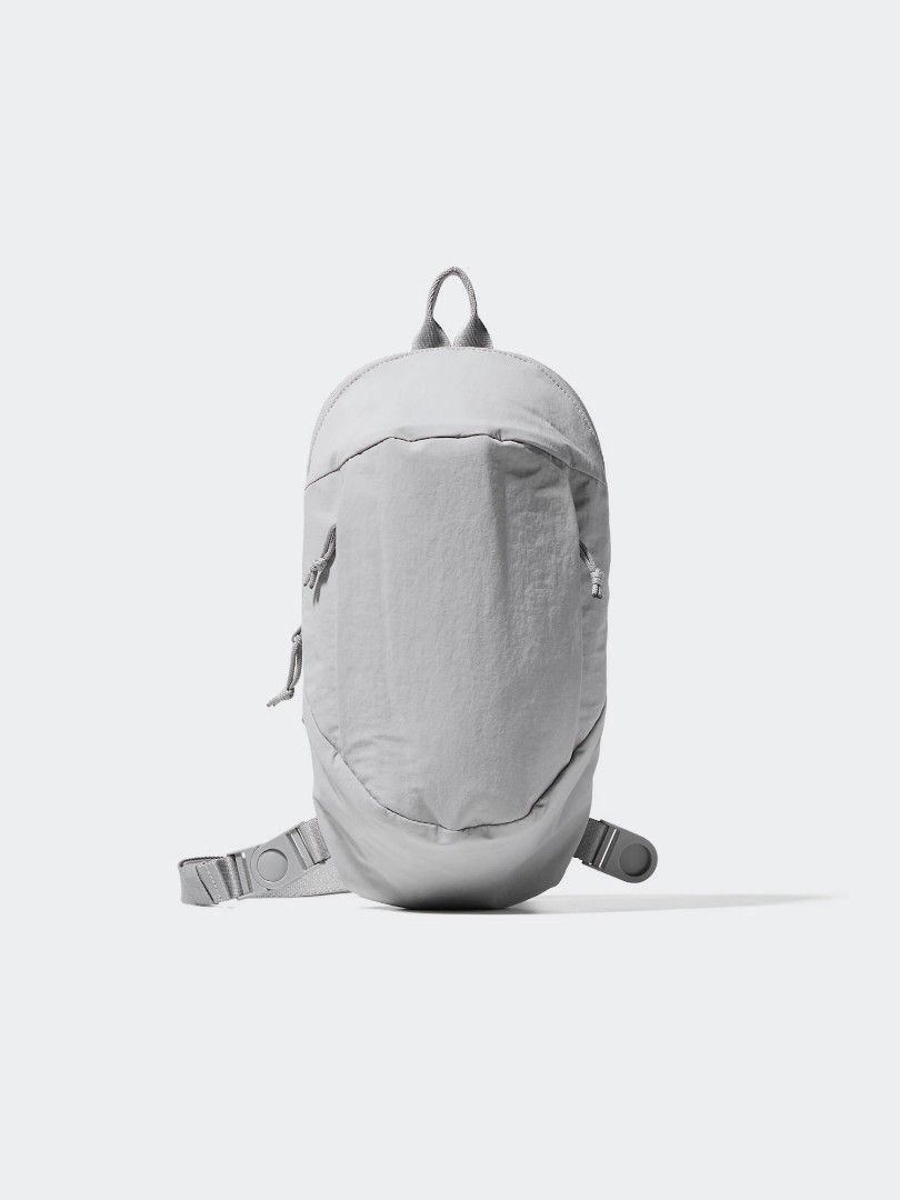 Uniqlo Crossbody Bag (Category: Belt bags, Clutches and Pouches) located in Manila. Submitted by 7100treasure.co (Listing ID 1469576955, Image 3). Description: As new Authentic.