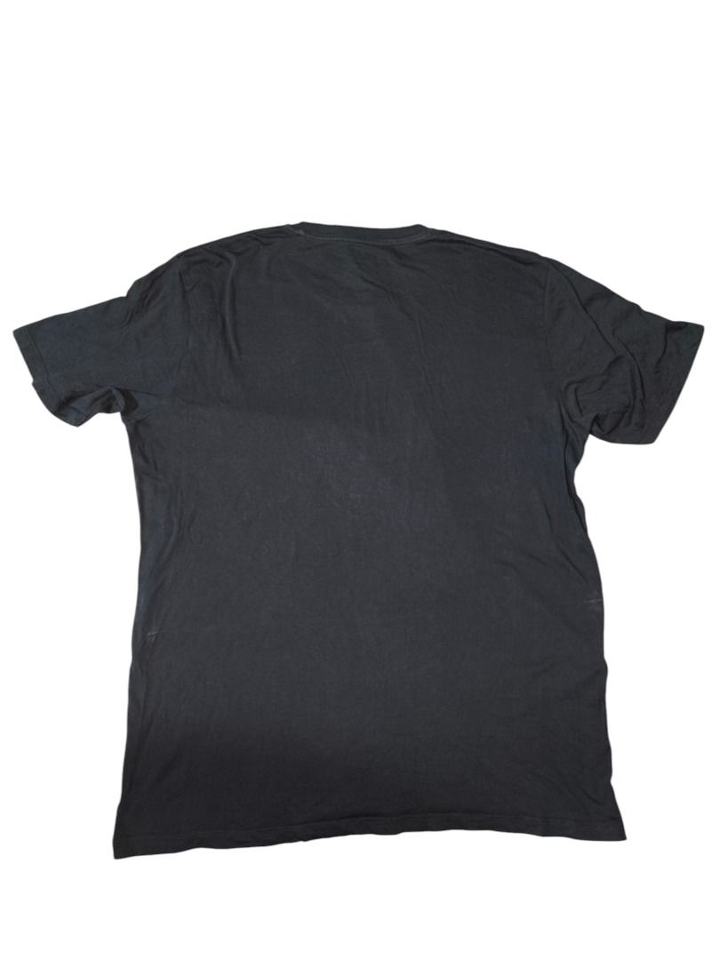 Uniqlo Dark Blue Basic Crewneck Tee (Category: Tshirts & Polo Shirts ) located in Baguio. Submitted by boneteezandharmony (Listing ID 1469664071, Image 2). Description: Classic Dark Blue Uniqlo crewneck tee with a clean, minimalist design. An easy everyday essential that pairs well with almost anything. Condition: 9/10 Size on tag: XL Dimes: Approx. 22W × 29L.