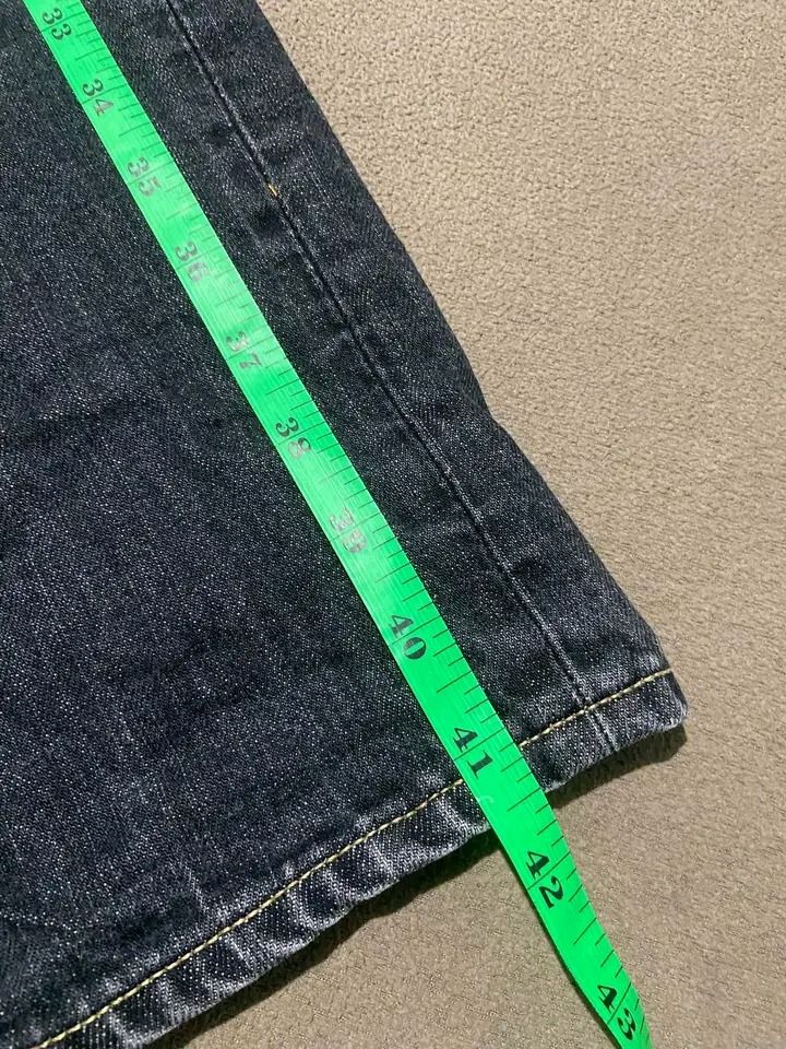 Uniqlo Denim Jeans (Category: Jeans) located in Cebu City. Submitted by badat23 (Listing ID 1469639818, Image 1). Description: Excellent condition minimal issue:sign of usage Dm💌.