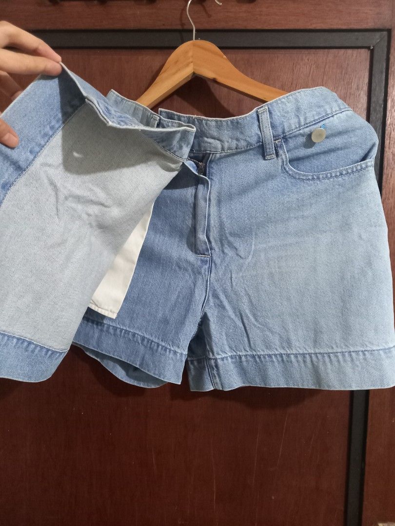 UNIQLO DRAPEY DENIM SKORTS (Category: Skirts) located in Binangonan. Submitted by carou8124 (Listing ID 1469646136, Image 3). Description: Brand: UNIQLO • Color: Light blue denim • Style: Skort (shorts + skirt) • Classic 5-pocket design • Front button and zipper closure • Comfortable and versatile—pair with a blouse, shirt, or fitted top •Original price 1,290.
